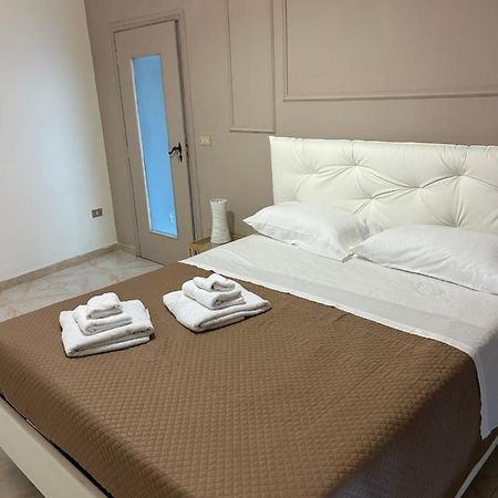 Hotel Happy Fly Neapel Exterior foto